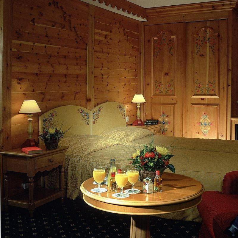 Edelweiss Manotel Geneva Room photo